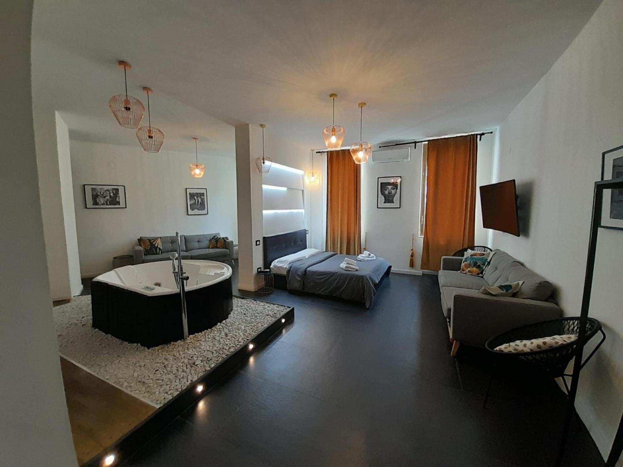 Tiffany & Babylon Luxury Stay Napels Buitenkant foto