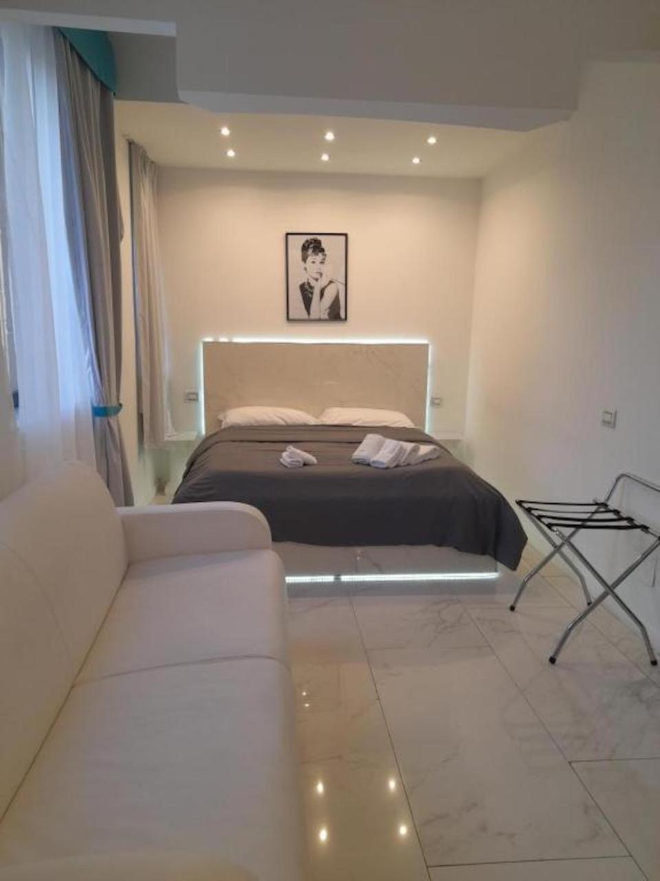 Tiffany & Babylon Luxury Stay Napels Buitenkant foto