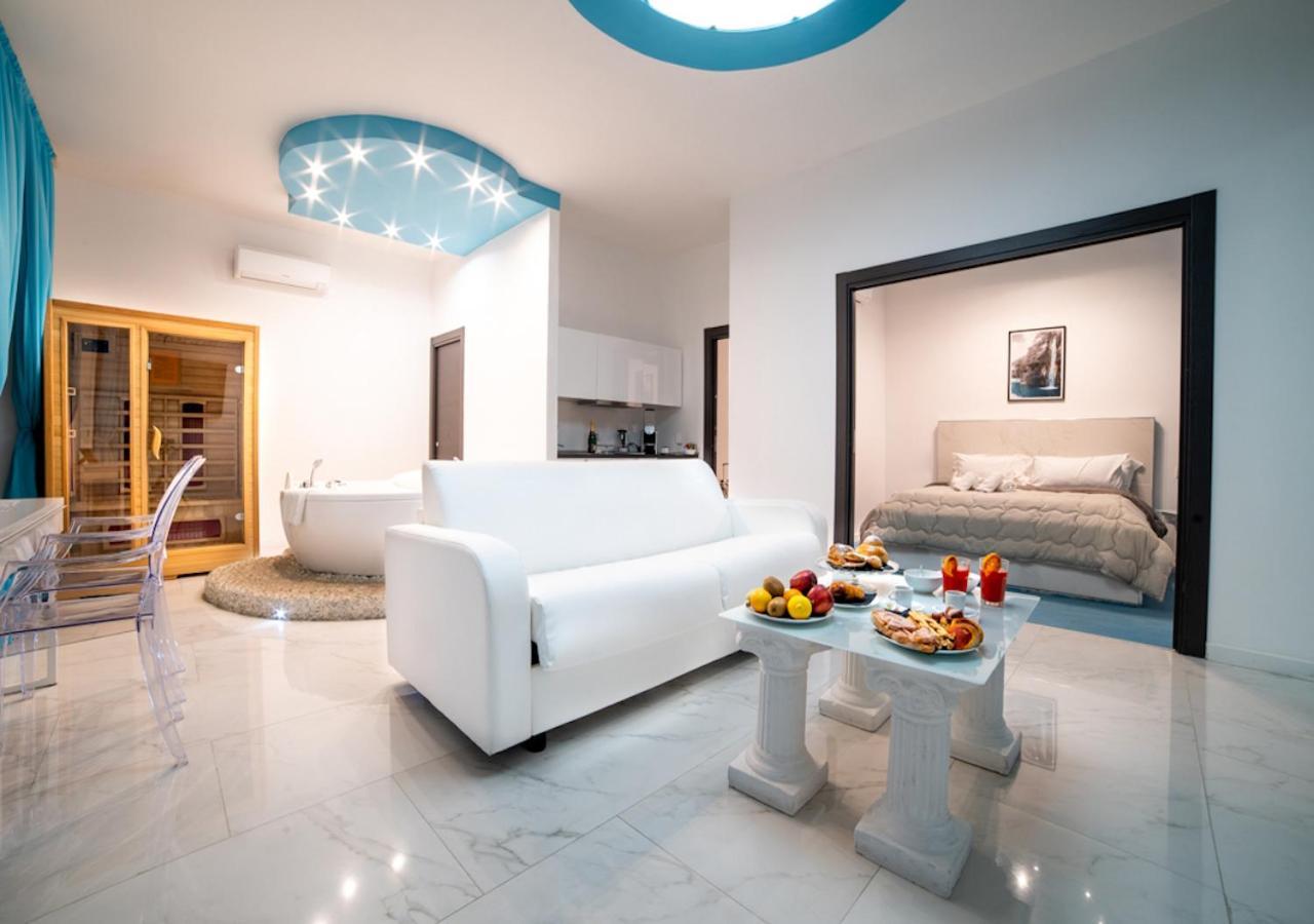 Tiffany & Babylon Luxury Stay Napels Buitenkant foto